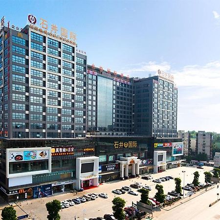 Vienna International Hotel Guangzhou Shijin Exterior photo